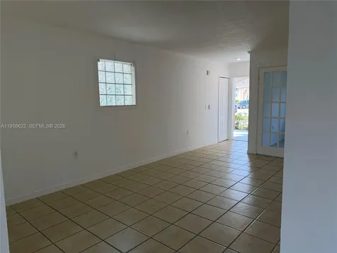 2199 NW 77th Way Pembroke Pines FL 33024
