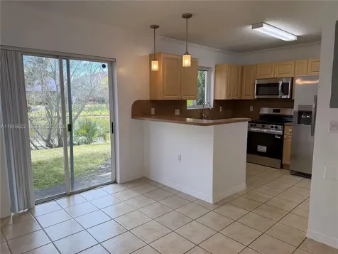 2199 NW 77th Way Pembroke Pines FL 33024