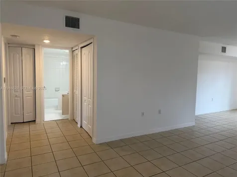 2199 NW 77th Way Pembroke Pines FL 33024