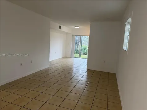 2199 NW 77th Way Pembroke Pines FL 33024