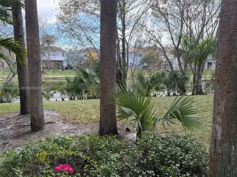 2199 NW 77th Way Pembroke Pines FL 33024