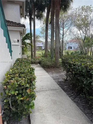 2199 NW 77th Way Pembroke Pines FL 33024