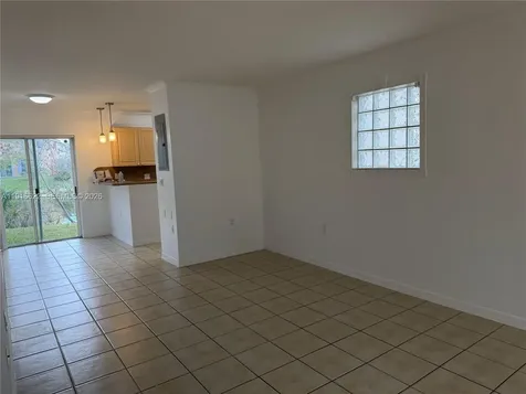 2199 NW 77th Way Pembroke Pines FL 33024