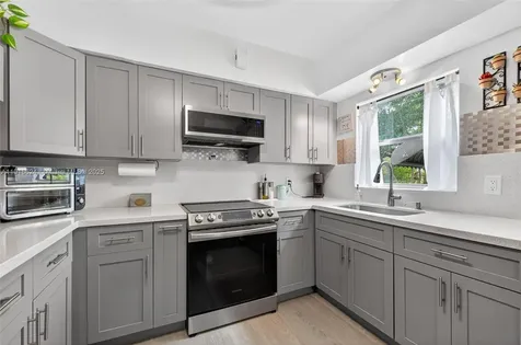 1690 NE 161st Street North Miami Beach FL 33162
