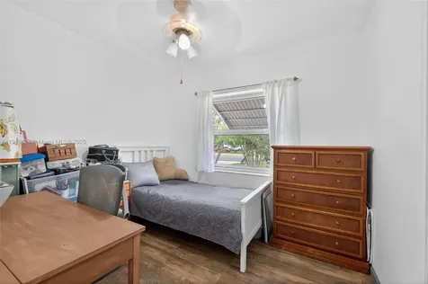 1690 NE 161st Street North Miami Beach FL 33162