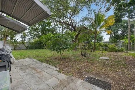 1690 NE 161st Street North Miami Beach FL 33162