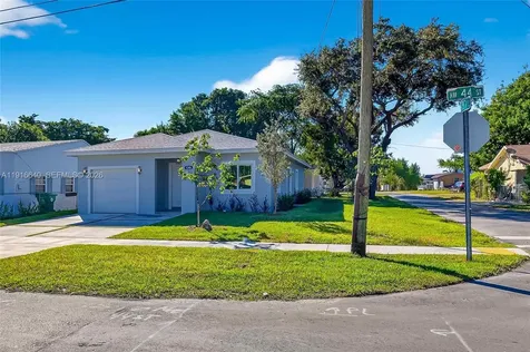 1346 NW 44th Street Miami FL 33142