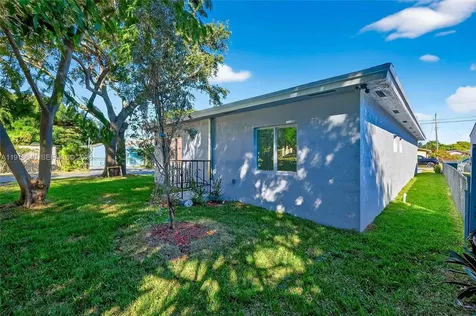 1346 NW 44th Street Miami FL 33142