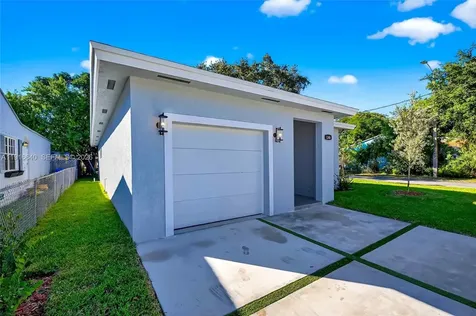 1346 NW 44th Street Miami FL 33142