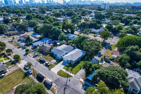 1346 NW 44th Street Miami FL 33142