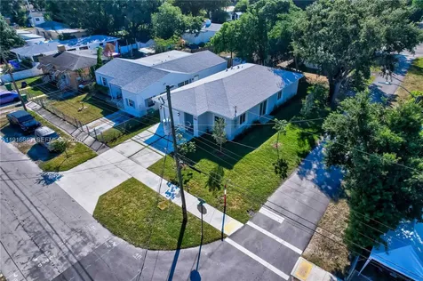 1346 NW 44th Street Miami FL 33142