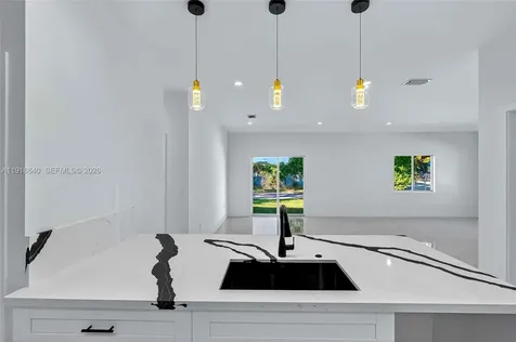 1346 NW 44th Street Miami FL 33142