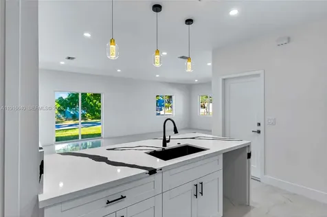 1346 NW 44th Street Miami FL 33142