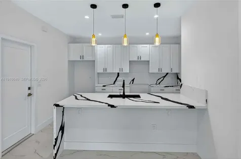 1346 NW 44th Street Miami FL 33142