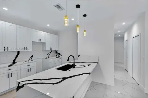 1346 NW 44th Street Miami FL 33142