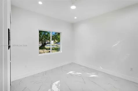 1346 NW 44th Street Miami FL 33142