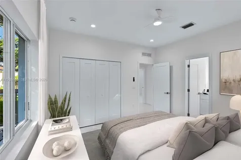 1346 NW 44th Street Miami FL 33142