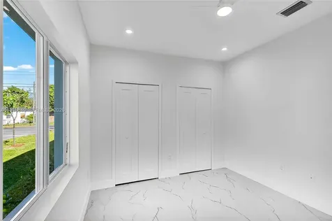 1346 NW 44th Street Miami FL 33142