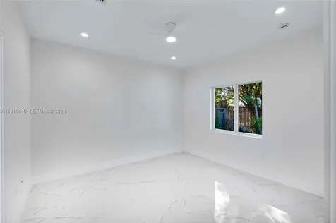 1346 NW 44th Street Miami FL 33142