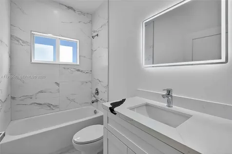 1346 NW 44th Street Miami FL 33142