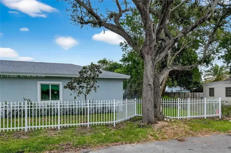 1346 NW 44th Street Miami FL 33142