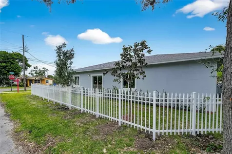 1346 NW 44th Street Miami FL 33142