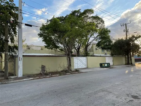 2299 NW 25th Avenue Miami FL 33142