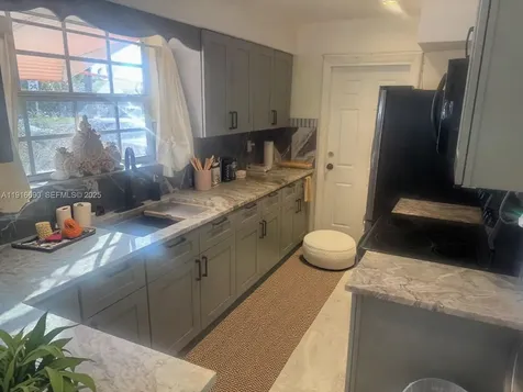 7601 NW 13th Street Pembroke Pines FL 33024