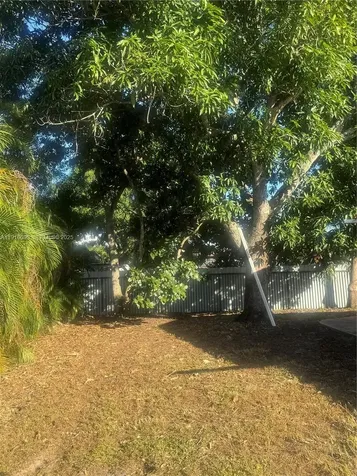 7601 NW 13th Street Pembroke Pines FL 33024