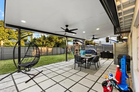 17121 NW 82nd Avenue Hialeah FL 33015