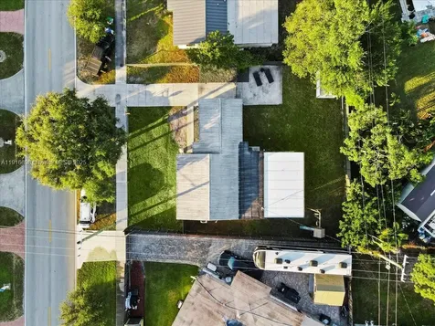 17121 NW 82nd Avenue Hialeah FL 33015