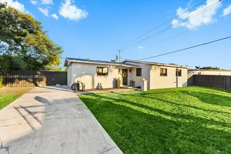 17121 NW 82nd Avenue Hialeah FL 33015