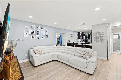 17121 NW 82nd Avenue Hialeah FL 33015