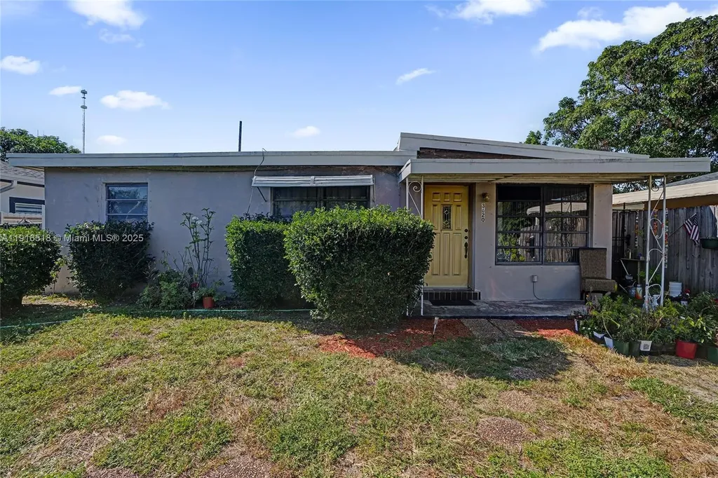 3620 SW 58th Avenue West Park FL 33023