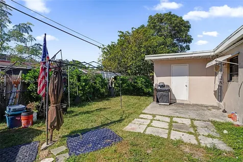 3620 SW 58th Avenue West Park FL 33023