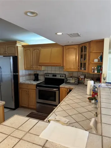 800 NE 195th Street Miami FL 33179