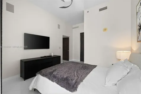 16001 Collins Avenue Sunny Isles Beach FL 33160