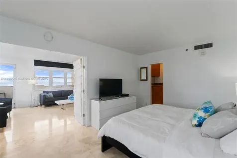 100 Lincoln Road Miami Beach FL 33139