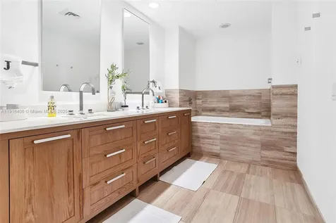350 Ocean Drive Key Biscayne FL 33149