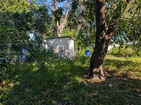 335 - 337 NE 168th Street North Miami Beach FL 33162