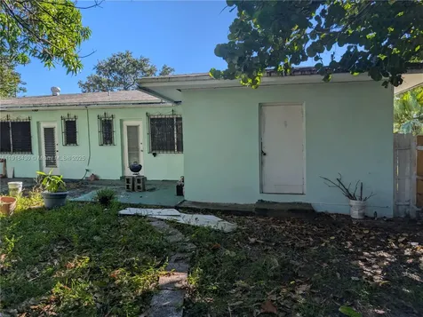 335 - 337 NE 168th Street North Miami Beach FL 33162