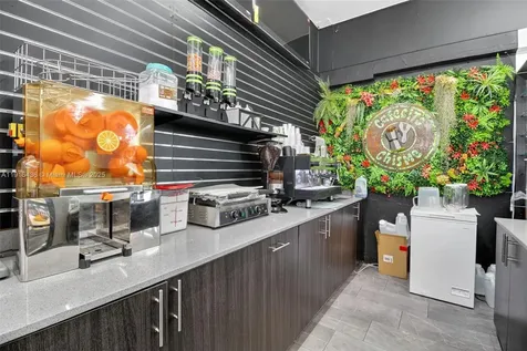 Convenience S/smoke Shop Store & Smoke Shop For Sale Miami FL 33126
