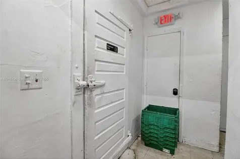 Convenience S/smoke Shop Store & Smoke Shop For Sale Miami FL 33126