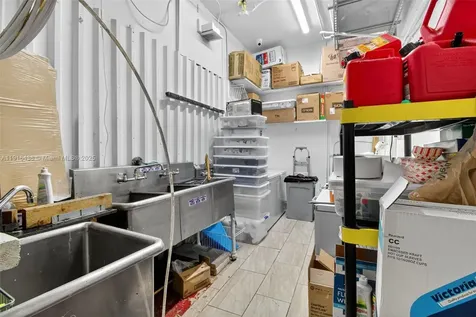 Convenience S/smoke Shop Store & Smoke Shop For Sale Miami FL 33126