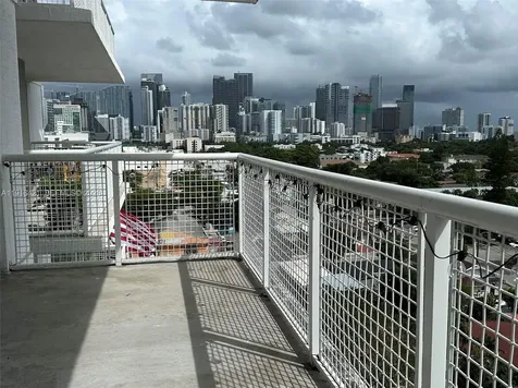 900 SW 8th Street Miami FL 33130