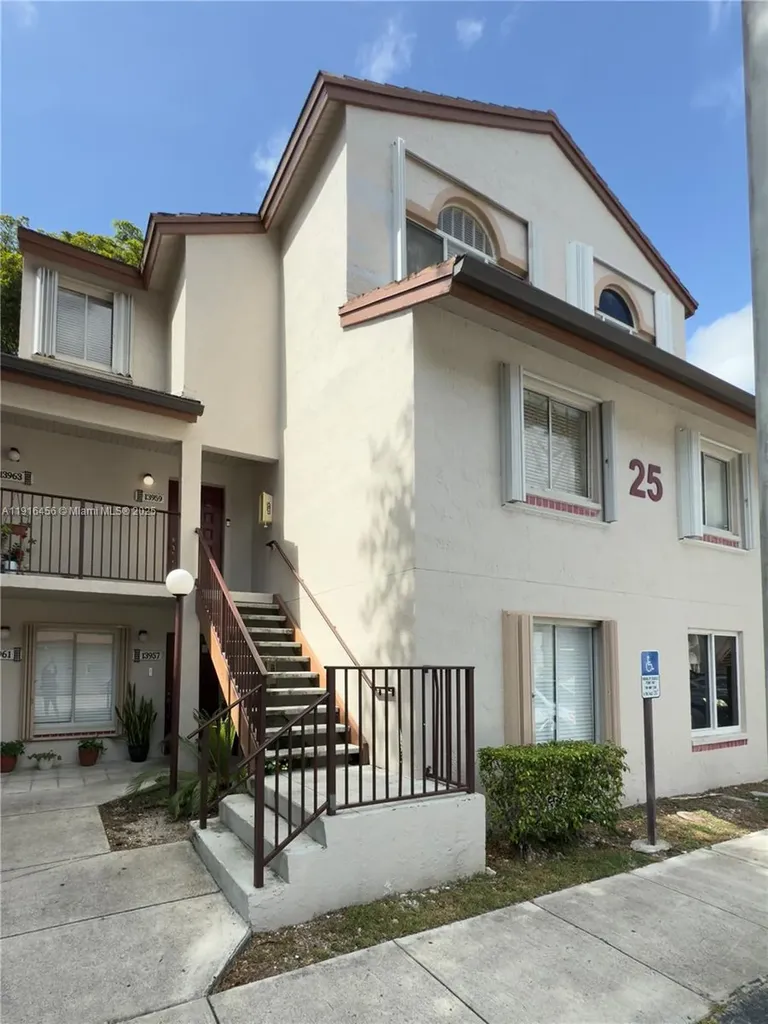 13959 SW 91st Terrace Miami FL 33186