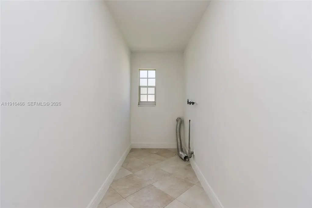 5425 Madison Street Hollywood FL 33021