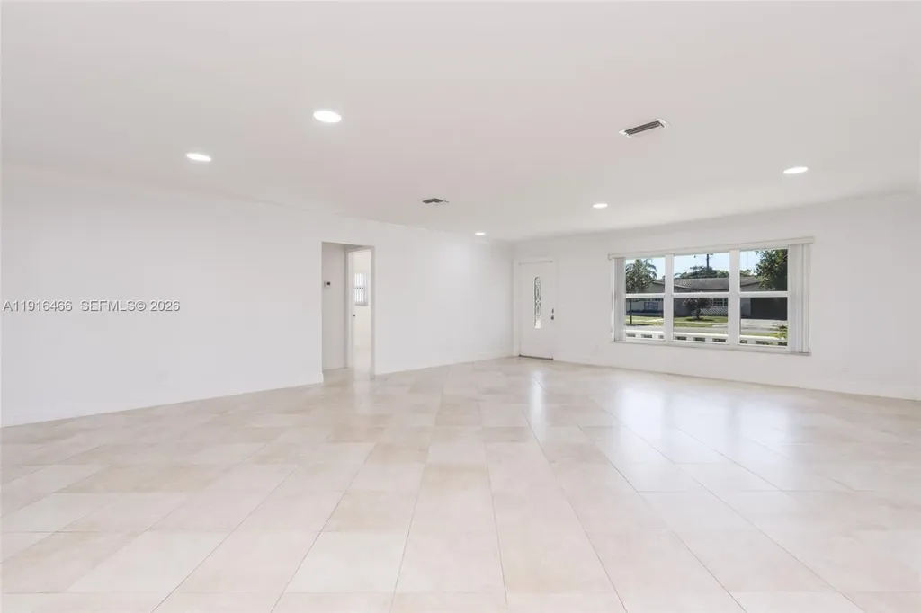 5425 Madison Street Hollywood FL 33021