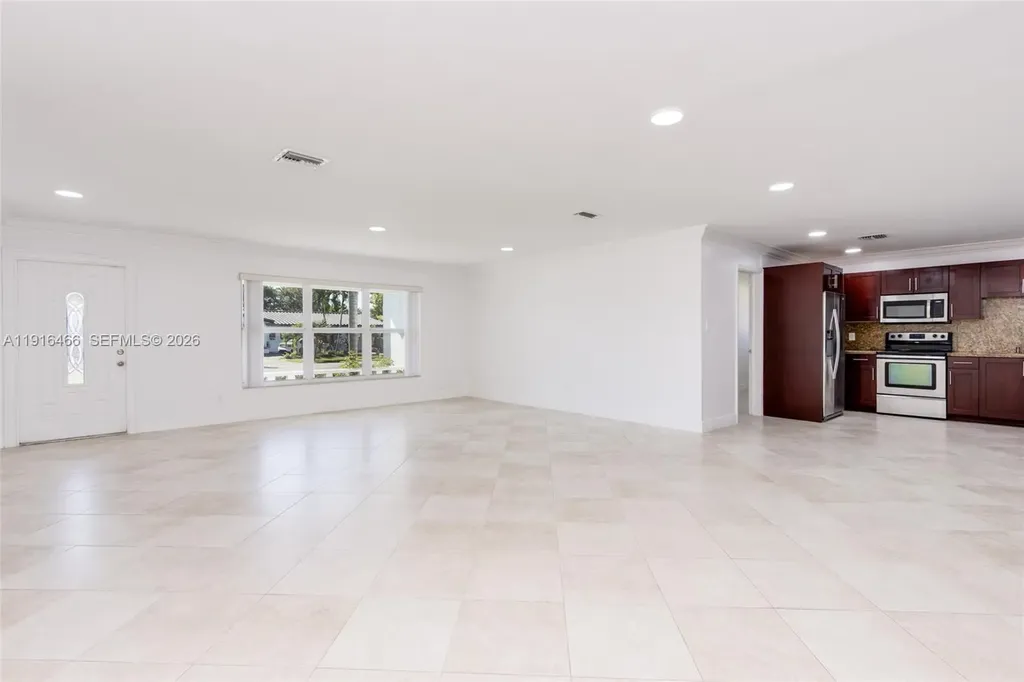 5425 Madison Street Hollywood FL 33021