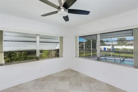 5425 Madison Street Hollywood FL 33021